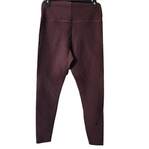 Glyder Ribbed Maroon Leggings Size  M